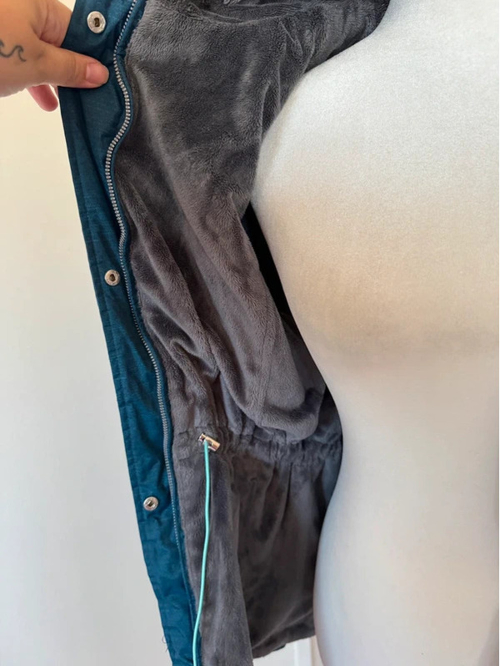 Basic winter coat - Picture 2 of 3